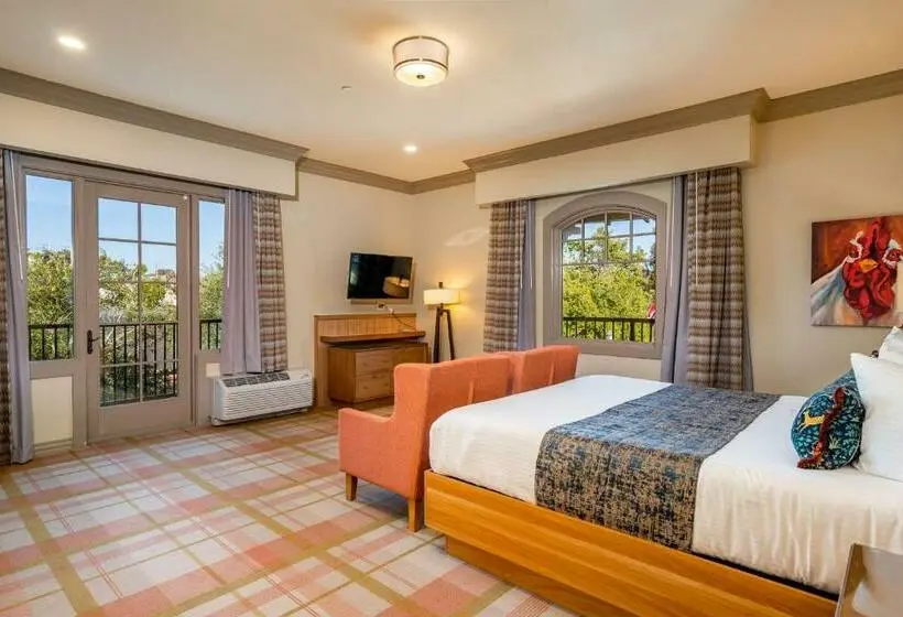キングサイズベッドのスイートルーム, The Agrarian Hotel; Best Western Signature Collection