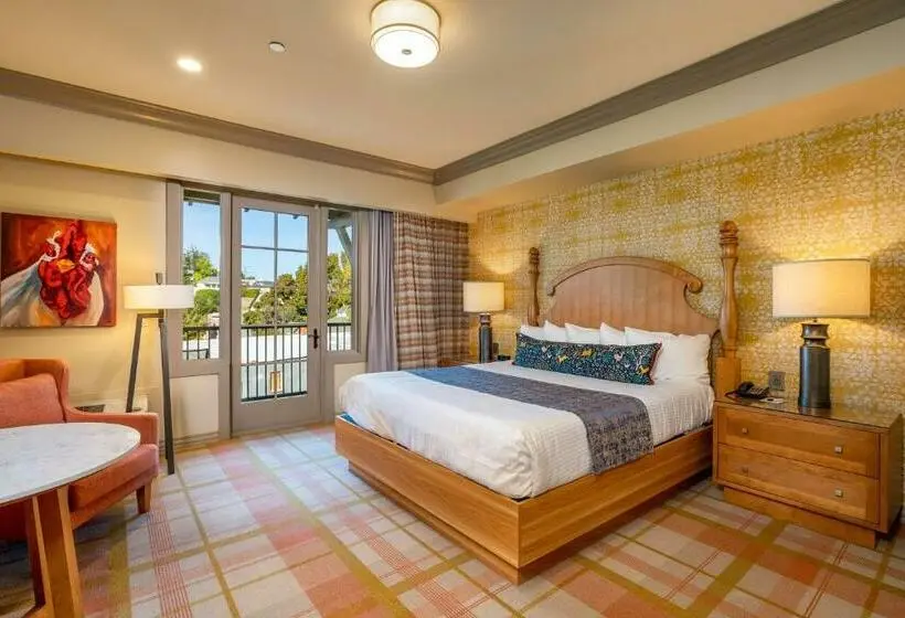 キングサイズベッドのスタンダードルーム, The Agrarian Hotel; Best Western Signature Collection