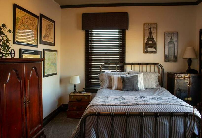 غرفة قياسية, The Katherine Holle House