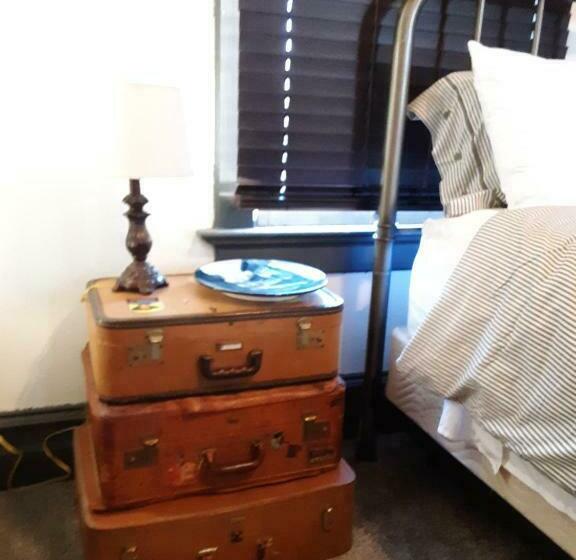 غرفة قياسية, The Katherine Holle House