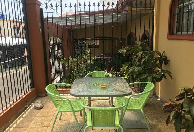 اتاق استاندارد چهار تخته, Casa Del Suizo