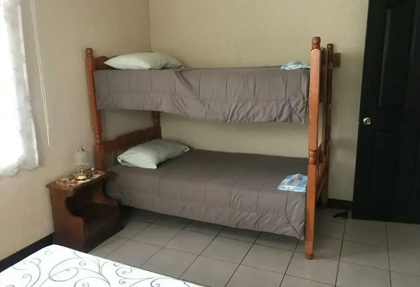 اتاق استاندارد سه نفره, Casa Del Suizo