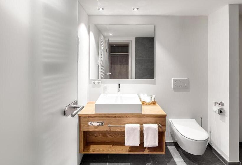 اتاق استاندارد با بالکن, Kuhberg