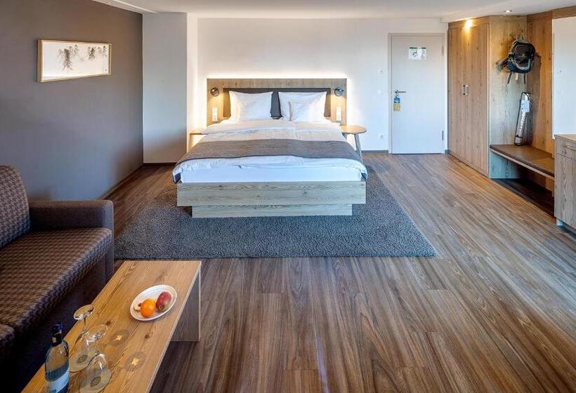 اتاق لوکس, Kuhberg