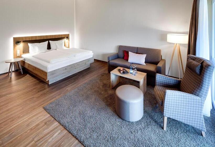 اتاق لوکس با بالکن, Kuhberg