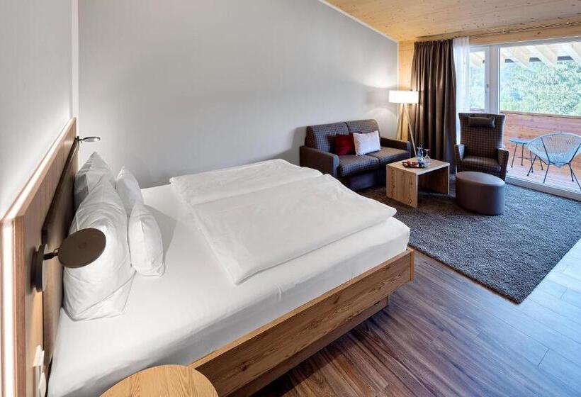 اتاق لوکس با بالکن, Kuhberg