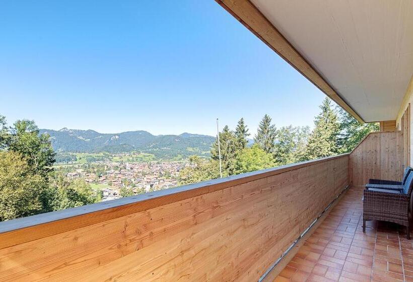 اتاق لوکس خانوادگی, Kuhberg