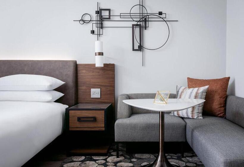 キングサイズベッドのスタンダードルーム, Odessa Marriott Hotel & Conference Center