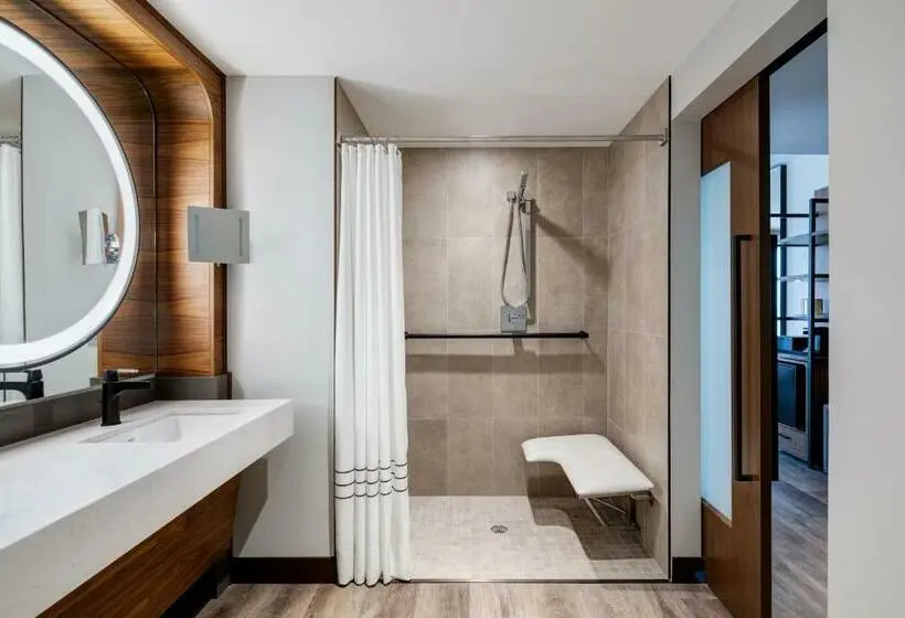 スタンダードシティビュールーム, Odessa Marriott Hotel & Conference Center