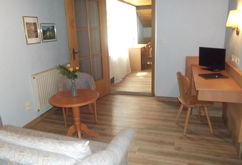 标准三人间, Gasthof Krone Lax