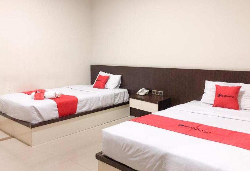 Номер Стандарт, Reddoorz Near Pantai Pede