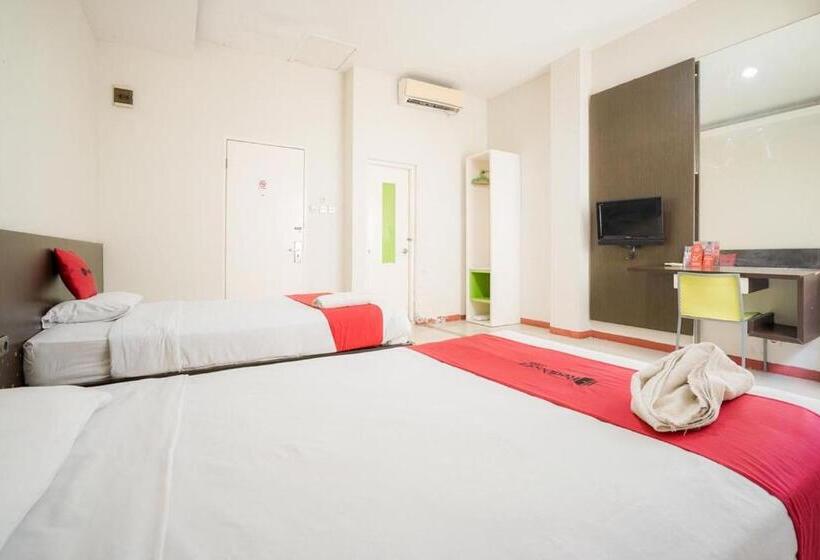 标准间, Reddoorz Near Pantai Pede