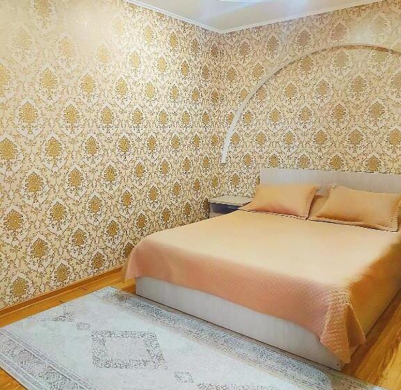 اتاق لوکس, De Marco