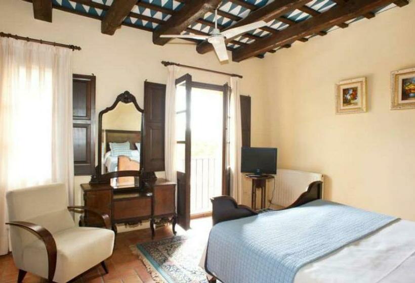 Номер Стандарт, Hostal La Riera De Peratallada