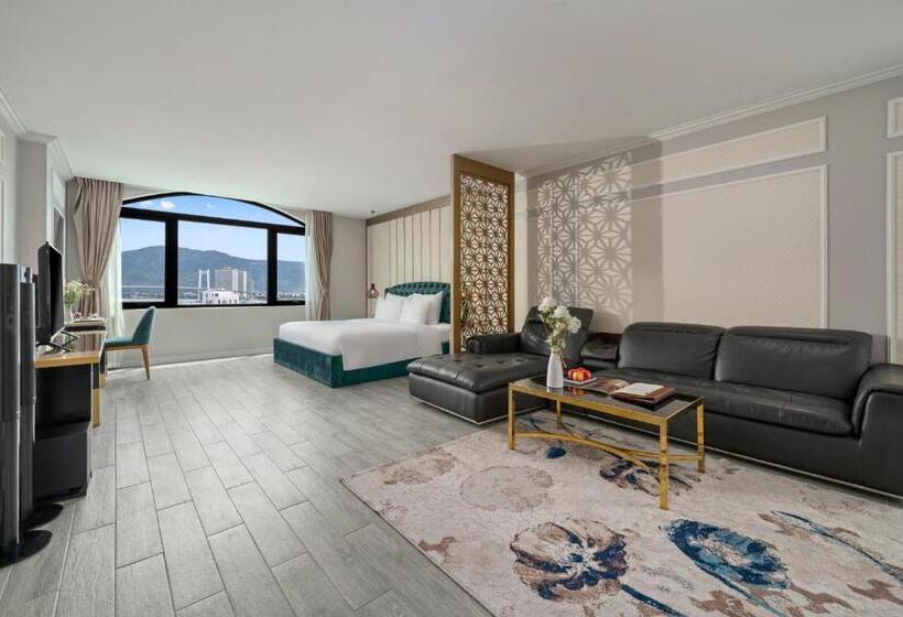 سوئیت با تخت بزرگ, Lupin Boutique