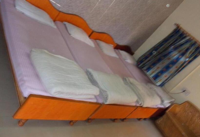 プレミアム4ベッドルーム, Chandra Lokk