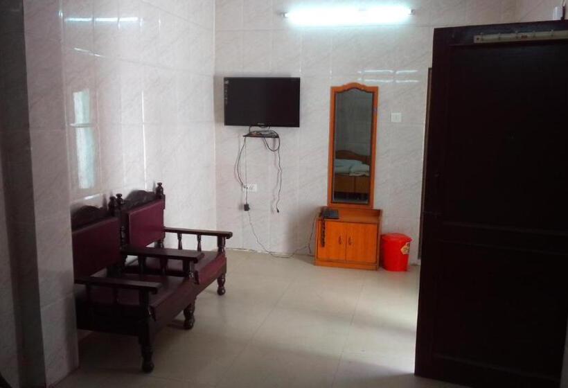 エコノミーシングルルーム, Chandra Lokk