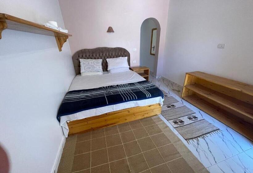 اتاق استاندارد با چشمانداز کوهستان, Sheikh Mousa Bedouin Camp