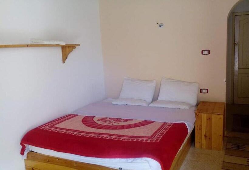 اتاق استاندارد با سرویس بهداشتی مشترک, Sheikh Mousa Bedouin Camp