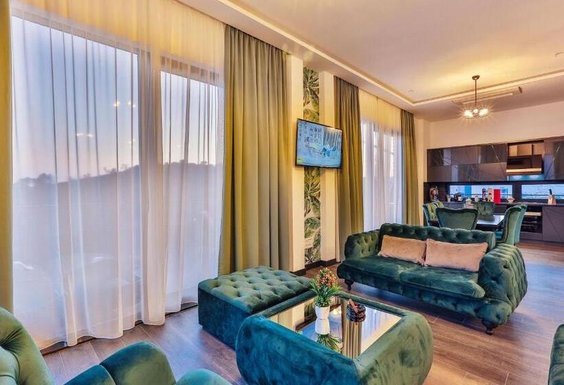 سوئیت پرزیدنت, Del Medio