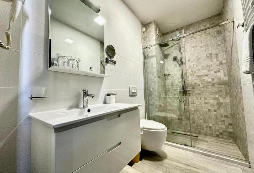 سوییت جونیور با بالکن, Del Medio