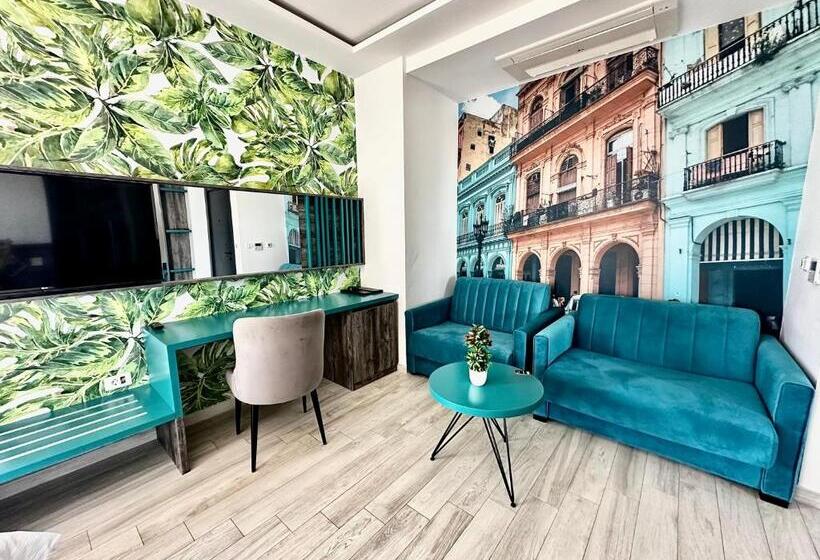 سوئیت با بالکن, Del Medio