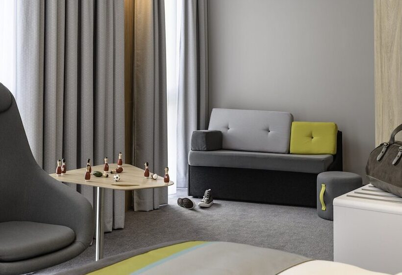Семейный Номер, Holiday Inn Express   Regensburg, An Ihg