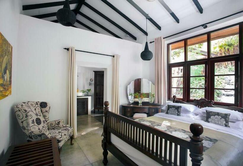 スタンダードルーム, Rosyth Estate House