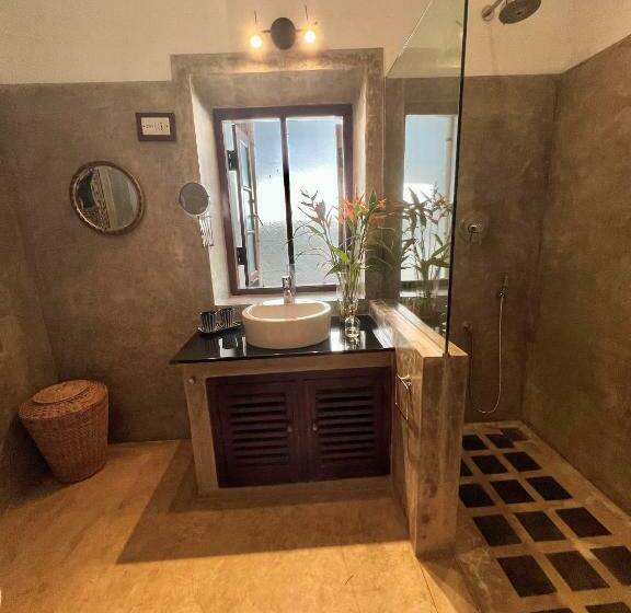 スタンダードルーム, Rosyth Estate House