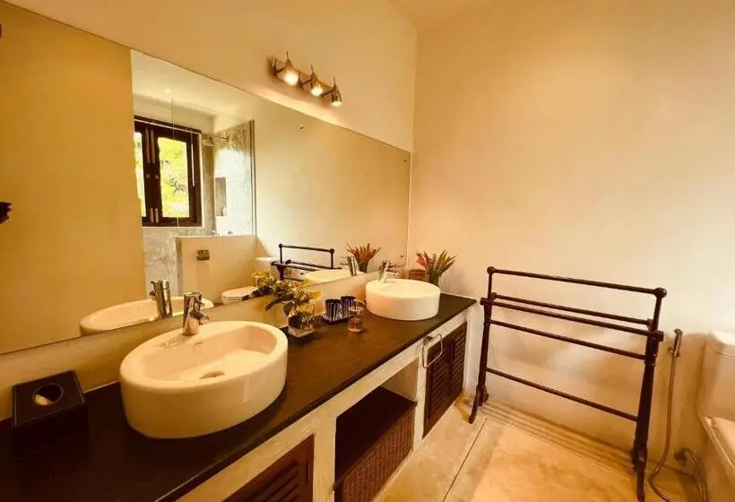 テラス付スイート, Rosyth Estate House