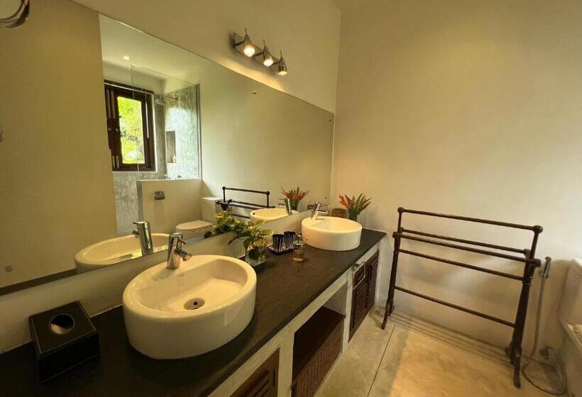 テラス付スイート, Rosyth Estate House