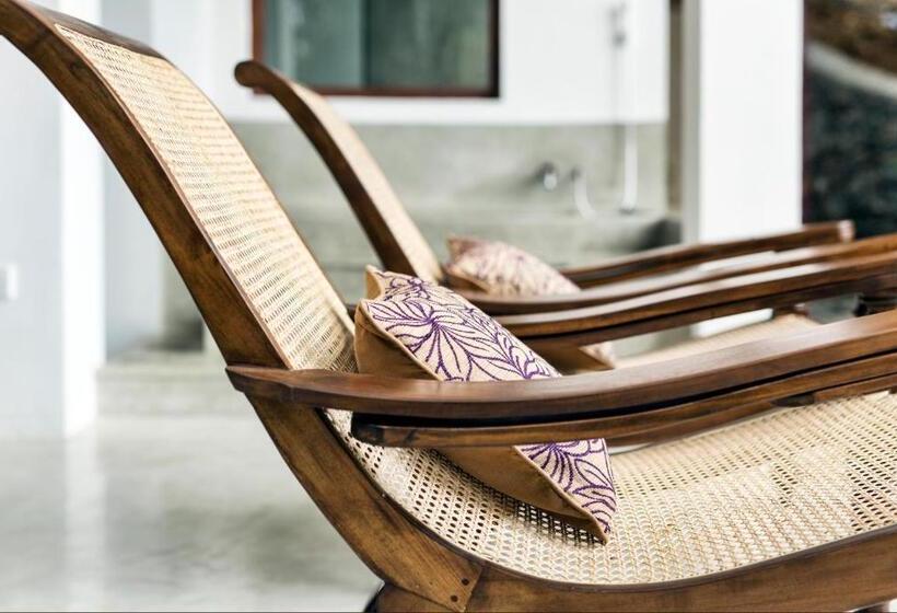 テラス付スイート, Rosyth Estate House