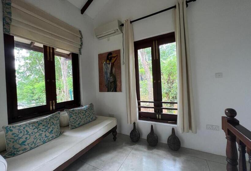 バルコニー付スイート, Rosyth Estate House