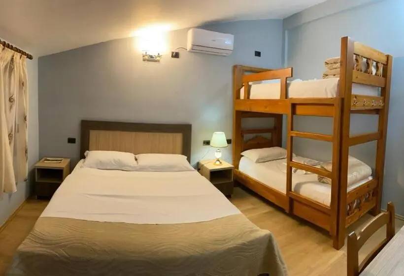 デラックスファミリールーム, Joan Guesthouse