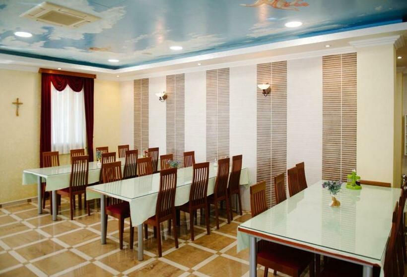 استودیو خانوادگی, Villa Panorama