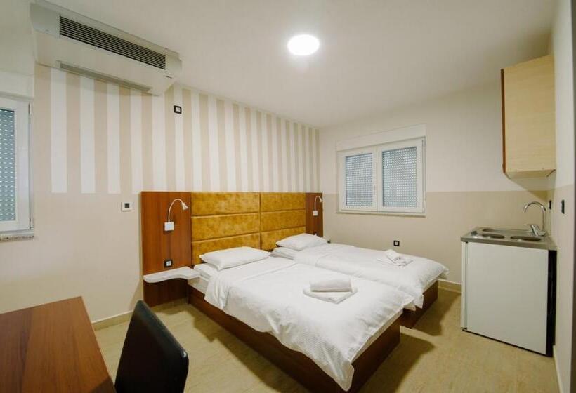 استودیو خانوادگی, Villa Panorama