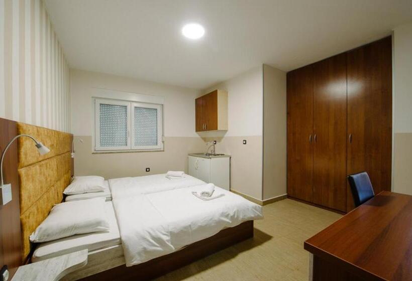 استودیو خانوادگی, Villa Panorama