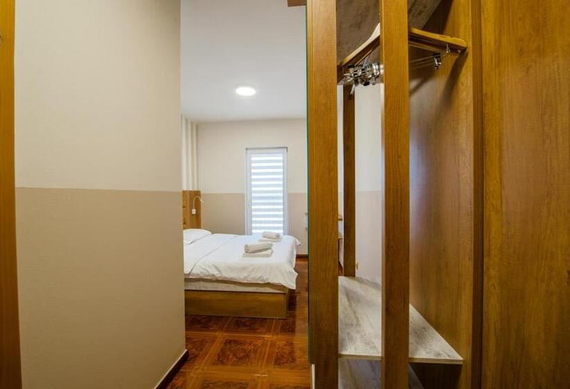 اتاق استاندارد سه نفره, Villa Panorama