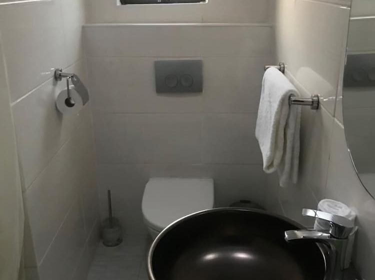 اتاق استاندارد, Luxlusive Guest House