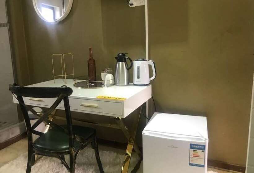 اتاق استاندارد, Luxlusive Guest House