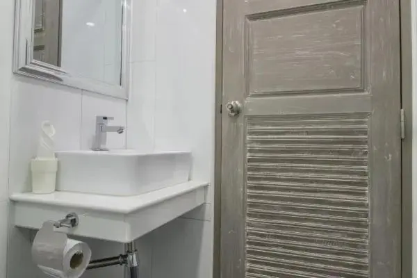 Háromágyas Standard Szoba, เดอะคอร์เนอร์ The Corner