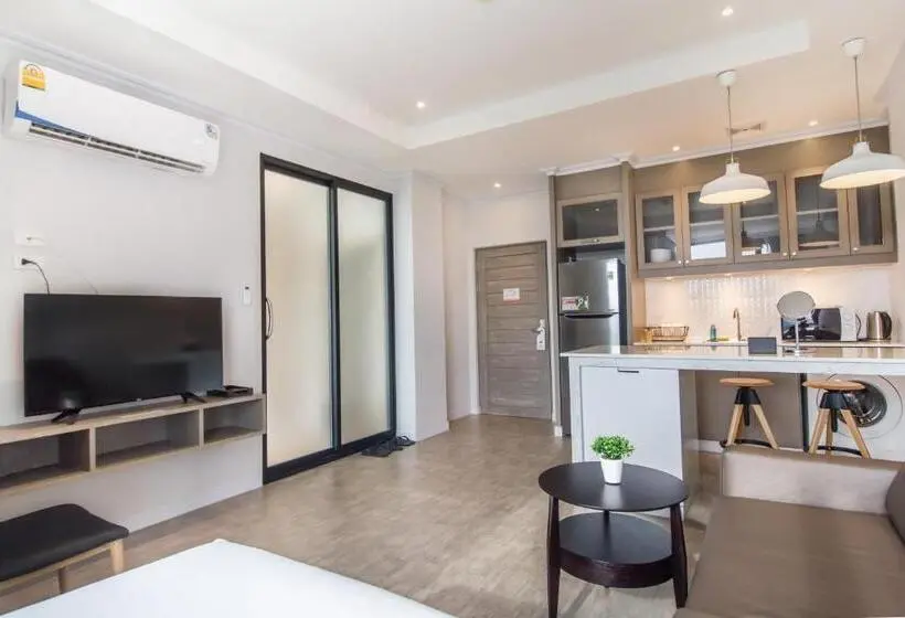 Lakosztály, เดอะคอร์เนอร์ The Corner