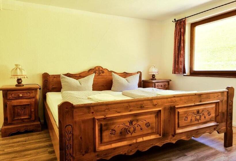 חדר סטנדרט, Almagmach