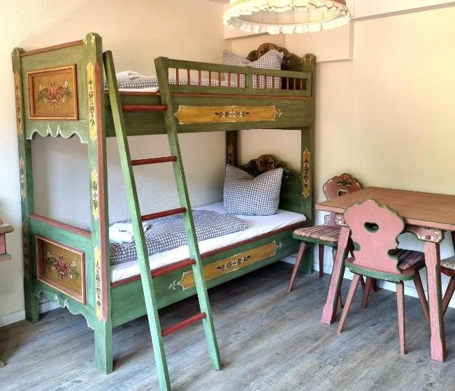 חדר סטנדרט, Almagmach