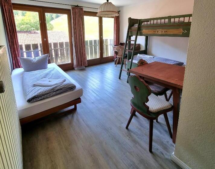 חדר סטנדרט, Almagmach