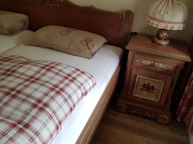 חדר סטנדרט יחיד, Almagmach