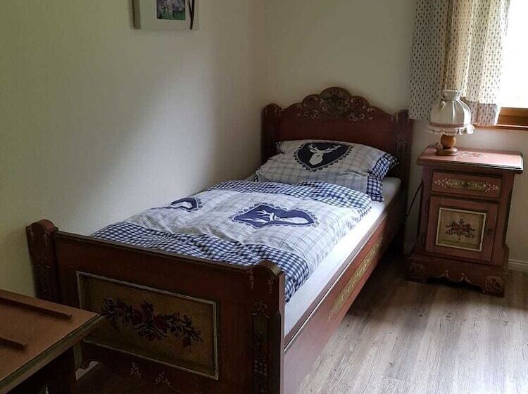 חדר סטנדרט יחיד, Almagmach