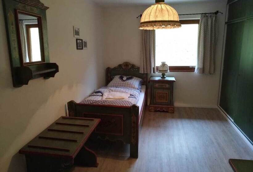 חדר סטנדרט יחיד, Almagmach