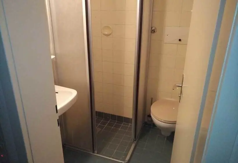 スタンダード４人部屋, Almagmach