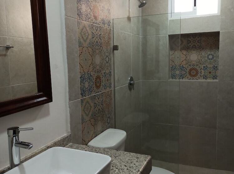 带2个双人床的标准工作室, Catedral Valladolid Yucatan